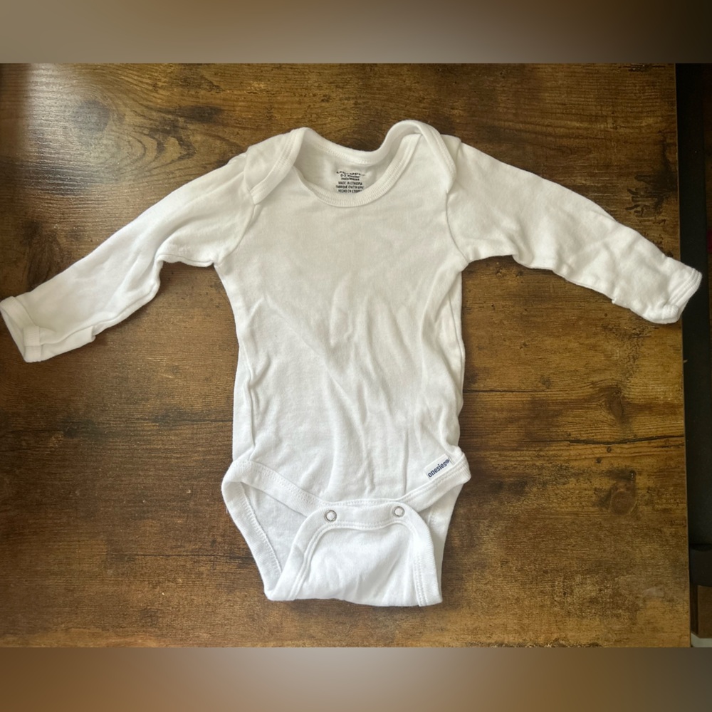 Gerber White Long Sleeve Bodysuit